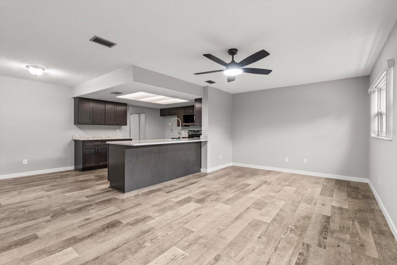 PARADISE COUNTRY CLUB UNIT 3 - Residential
