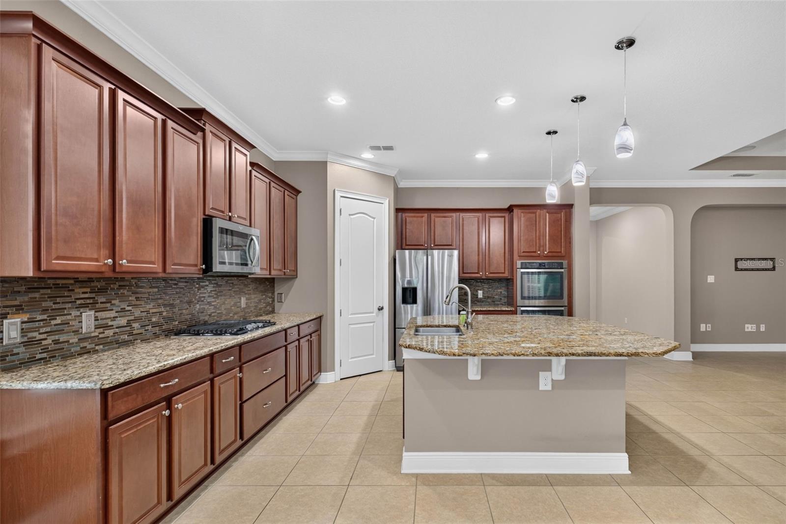 HUNTERS RUN - Residential