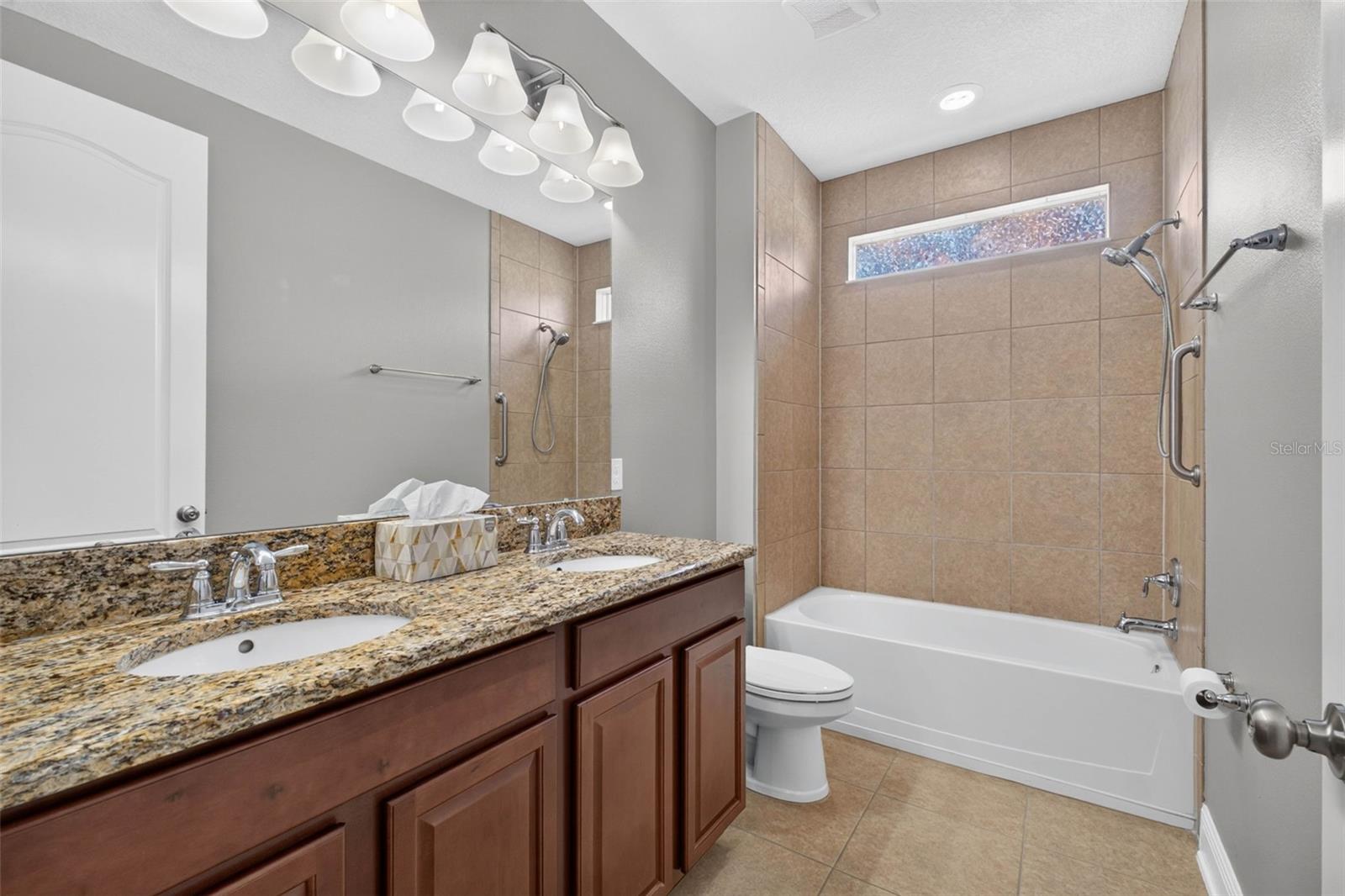 HUNTERS RUN - Residential