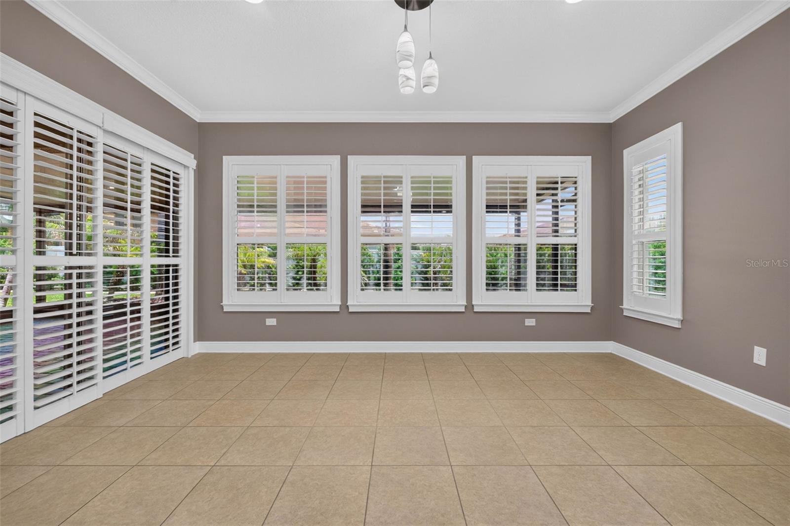 HUNTERS RUN - Residential