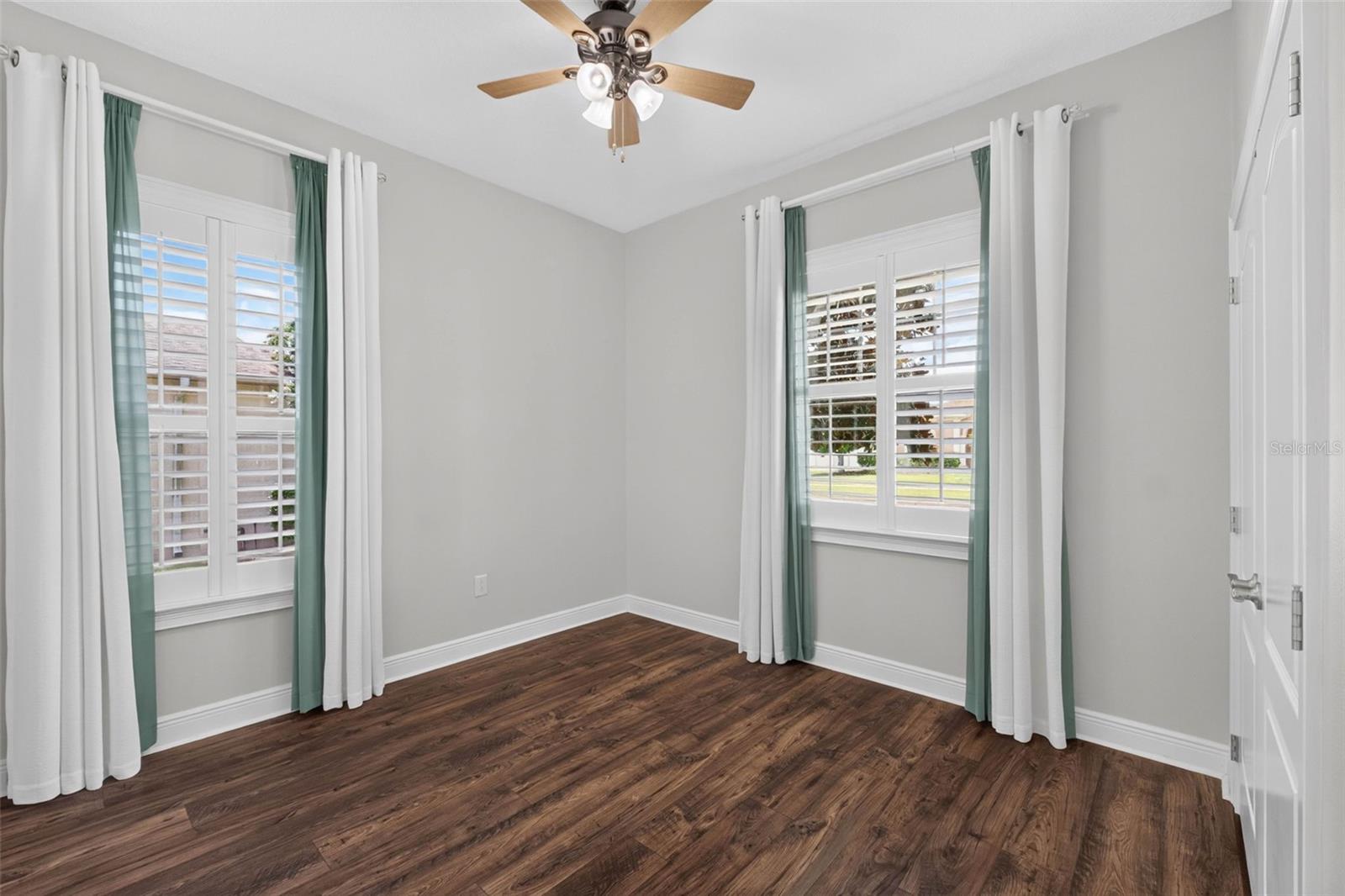 HUNTERS RUN - Residential