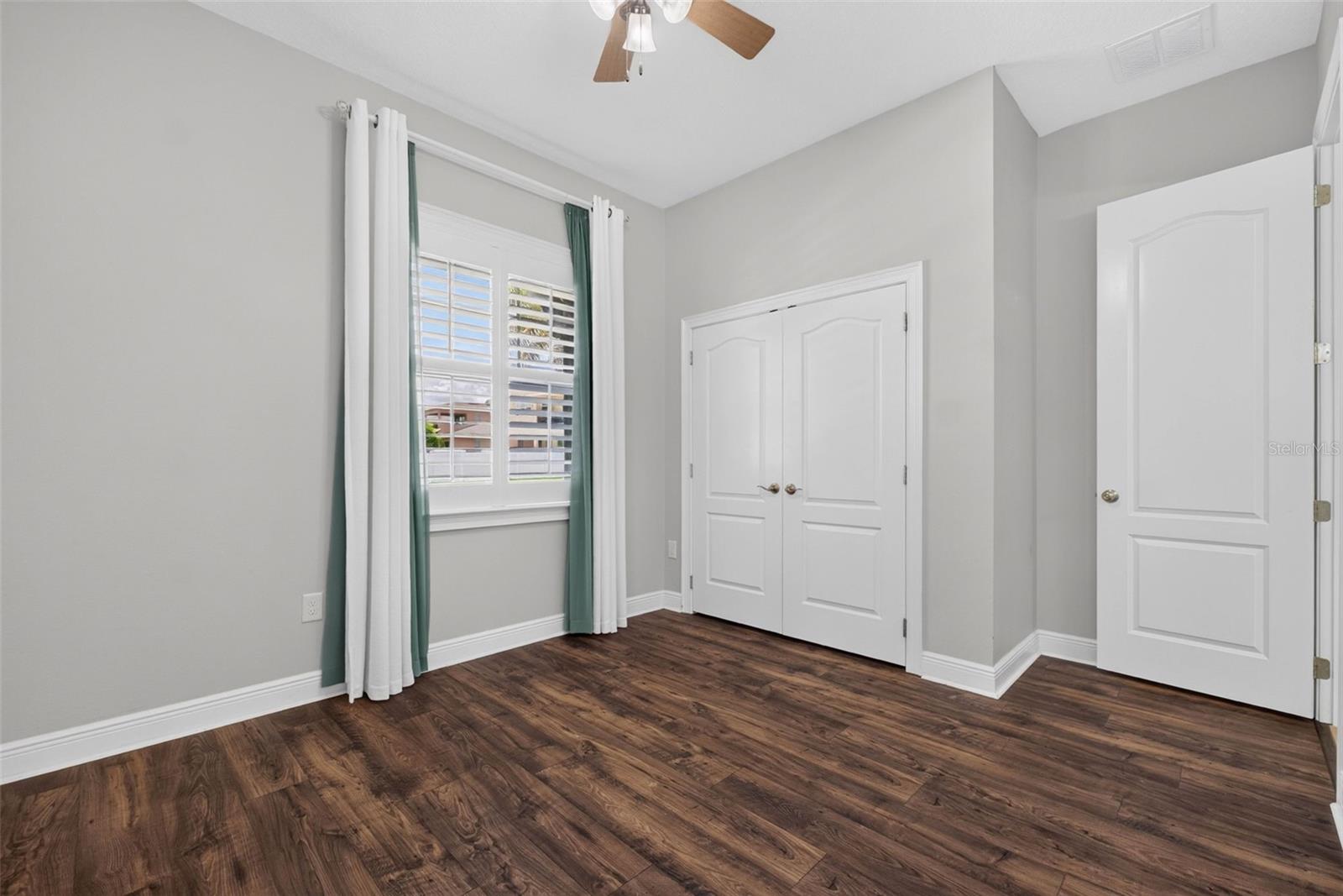HUNTERS RUN - Residential