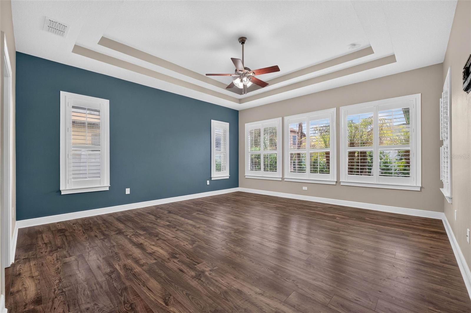 HUNTERS RUN - Residential