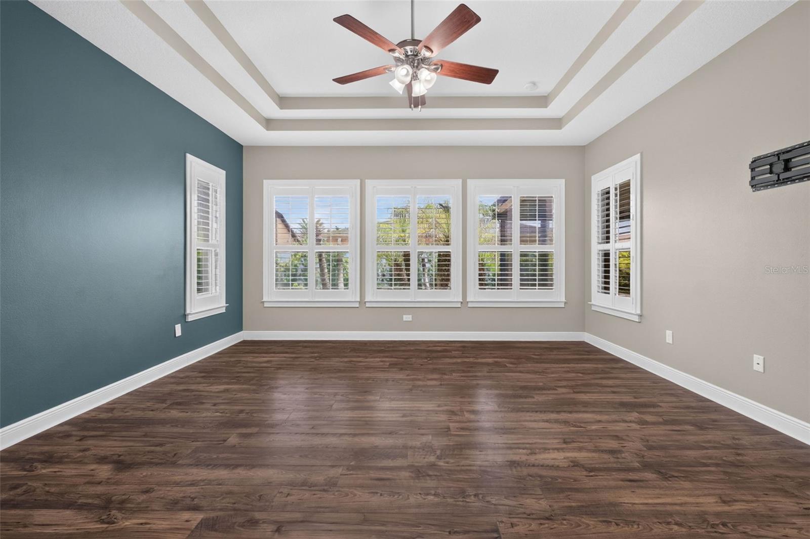 HUNTERS RUN - Residential