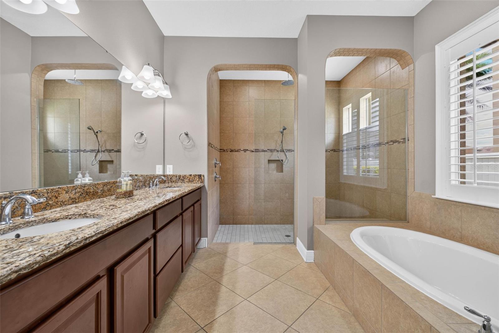 HUNTERS RUN - Residential
