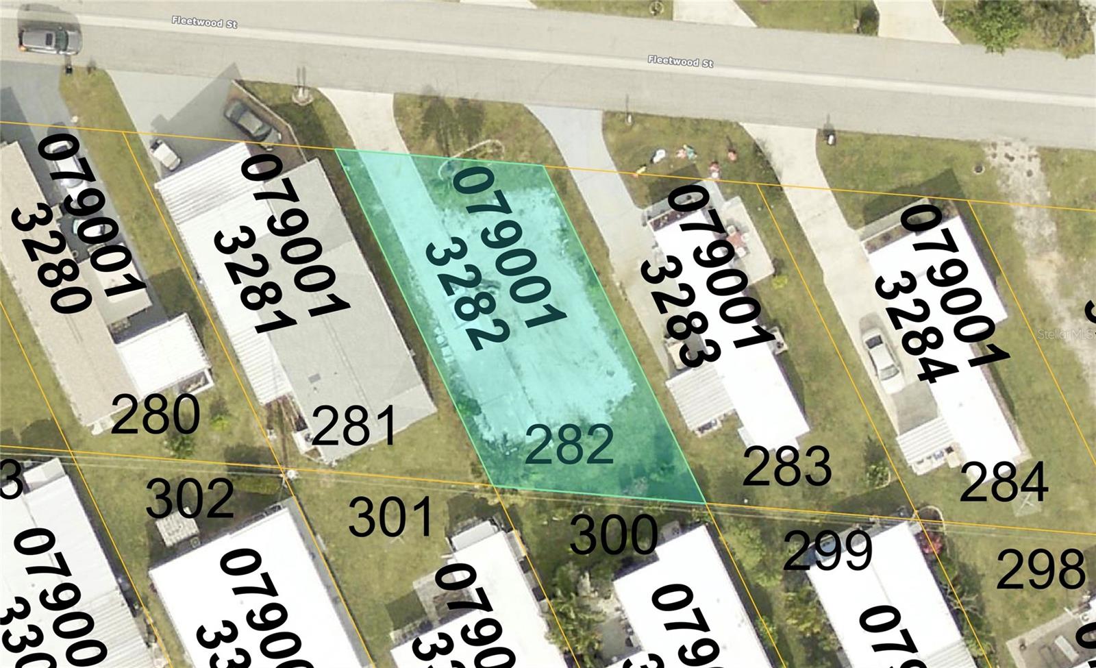 Welcome to the beautiful Harbor Cove Community located in North Port FL! This cleared lot is ready for a new home, and measures 50x88. 
Harbor Cove boasts an array of amenities to elevate your lifestyle, including a boat ramp, a 90-slip marina, a two-story clubhouse, two heated pools, a hot tub, bocce, tennis, fitness facilities, storage grounds, a woodworking shop, crafts, and more. For the avid golfer, there's a different golf course to play every day of the week. The community is ideally situated for easy commutes to Sarasota and Fort Myers, and is just minutes away from Gulf beaches, the Myakka River, Charlotte Harbor, numerous restaurants, shopping centers, the Tampa Bay Rays' spring training stadium, Warm Mineral Springs, CoolToday Stadium for the Atlanta Braves, and the Allegiant Airlines SunSeeker Resort in Charlotte Harbor. Don't miss out on this fantastic home in an unbeatable location—come check it out today and bring all offers!
