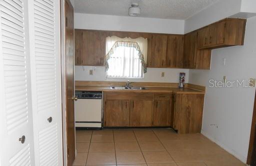 KISSIMMEE HEIGHTS - Residential Lease