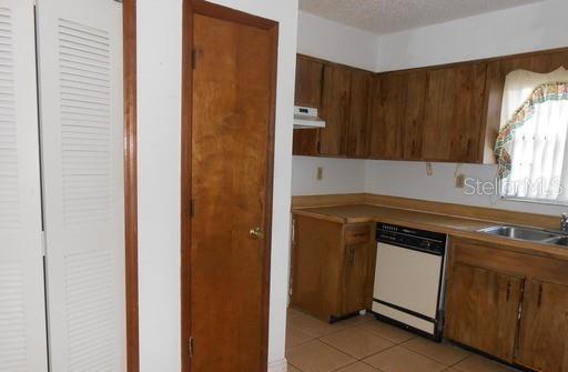 KISSIMMEE HEIGHTS - Residential Lease