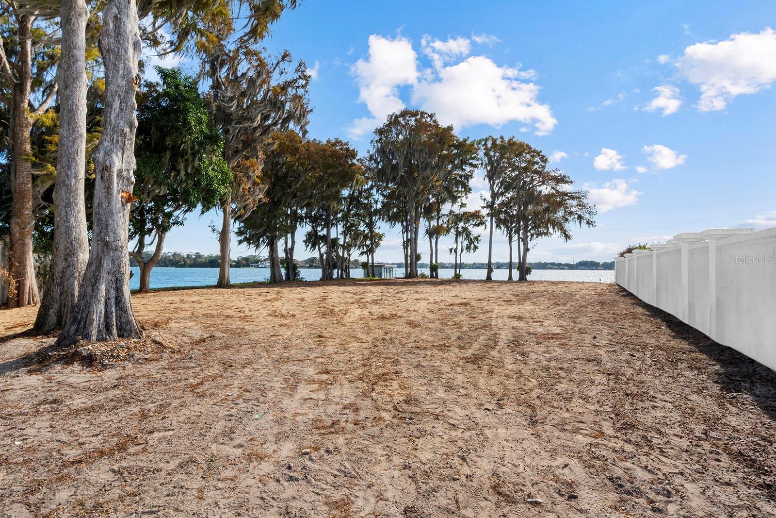 HOLLIEANNA SHORES 1ST ADD - Land