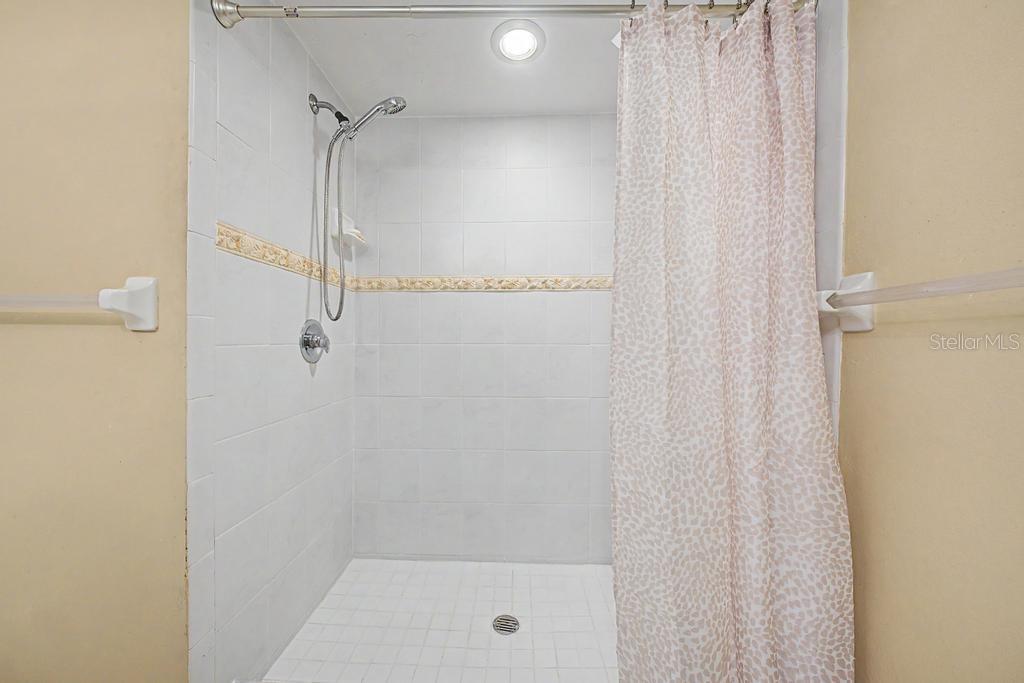 PIRATES COVE CLUB CONDO - Residential