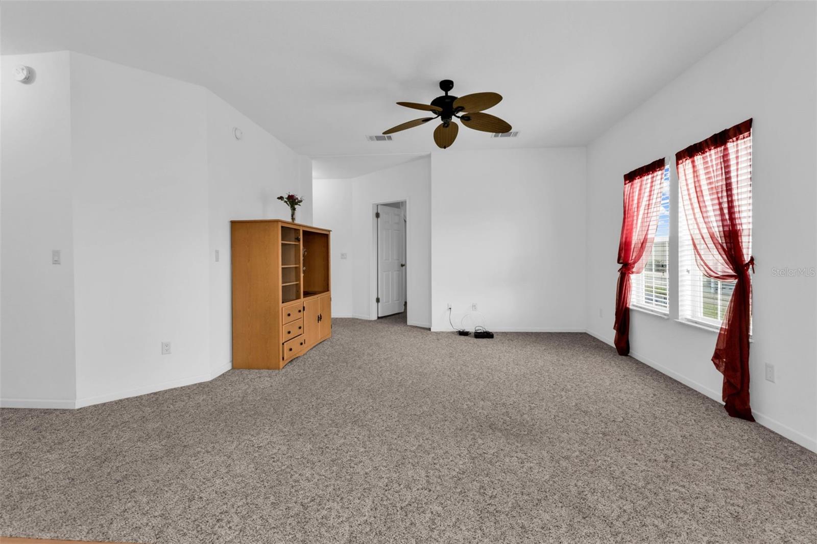 COUNTRY CLUB ESTATES - Residential