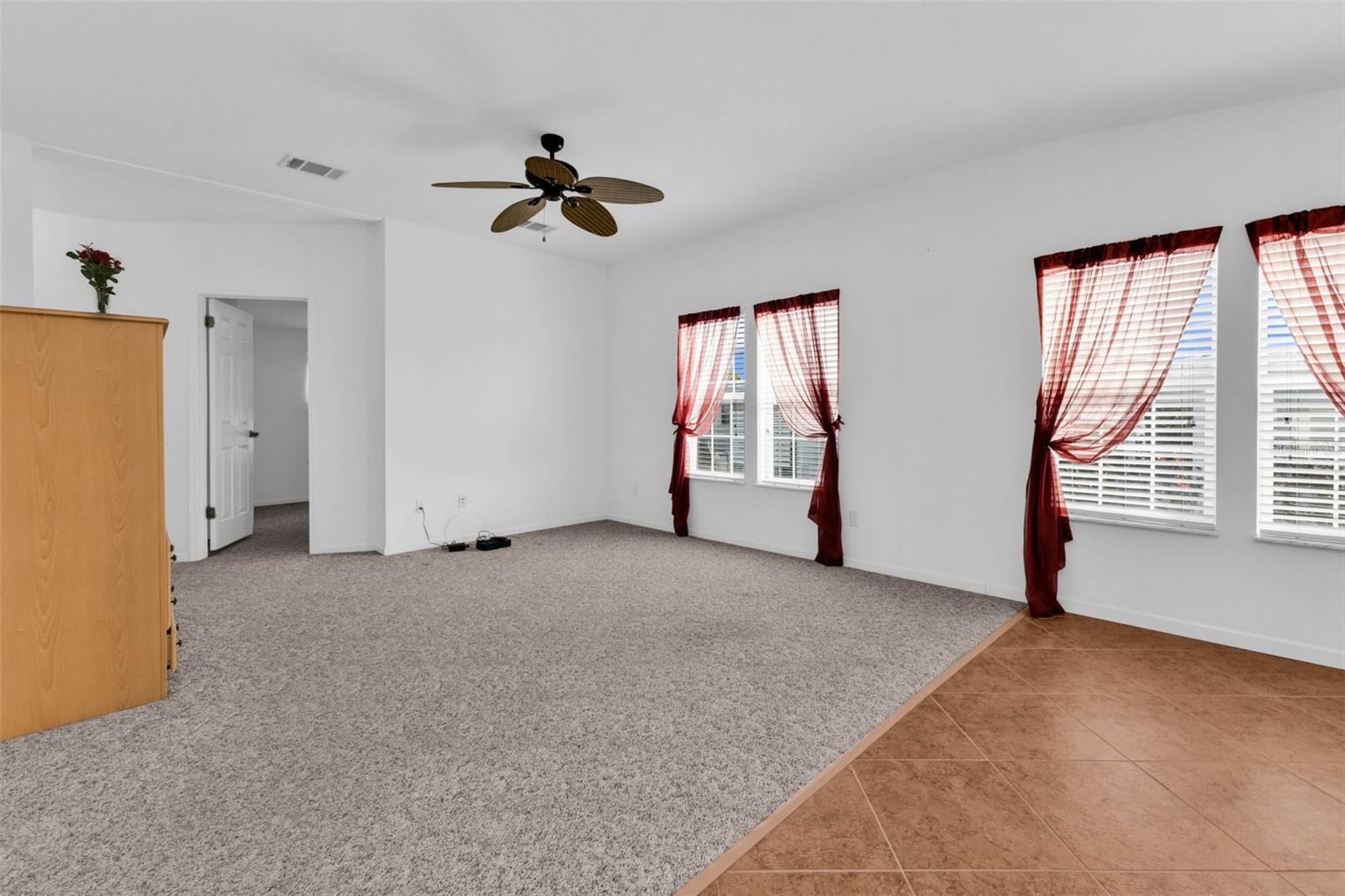 COUNTRY CLUB ESTATES - Residential