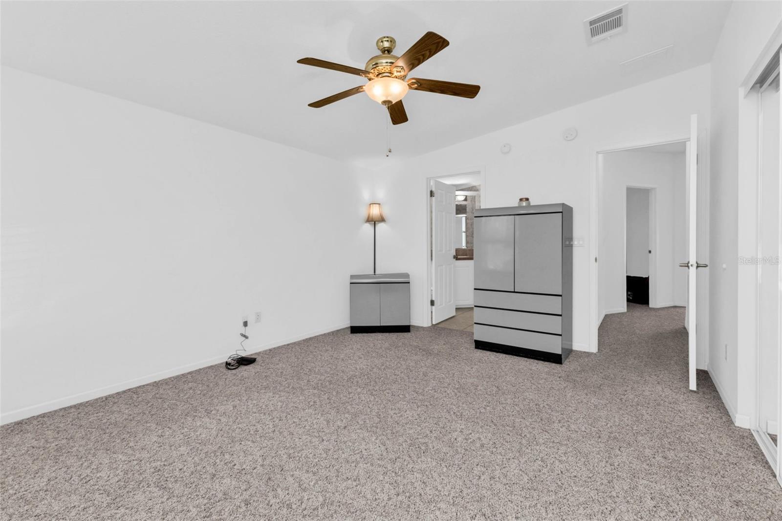 COUNTRY CLUB ESTATES - Residential