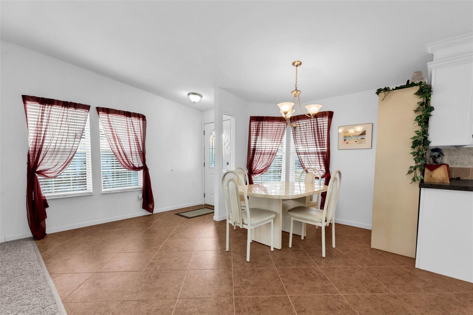 COUNTRY CLUB ESTATES - Residential