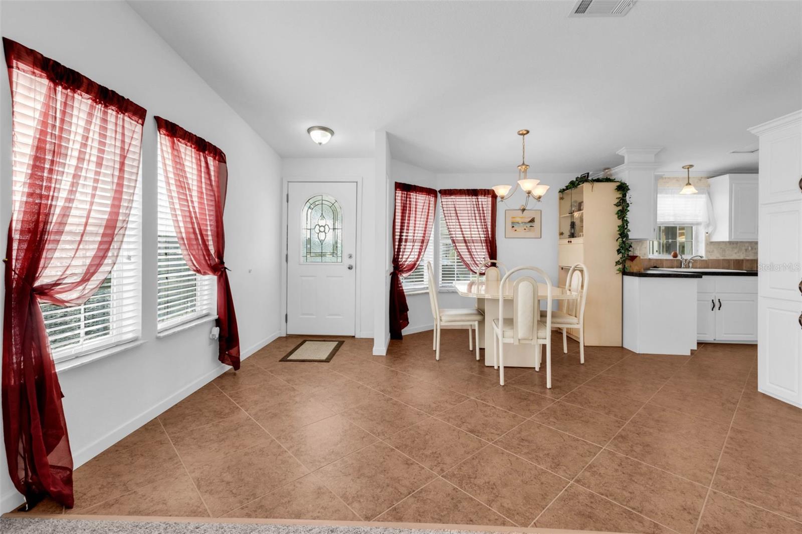 COUNTRY CLUB ESTATES - Residential