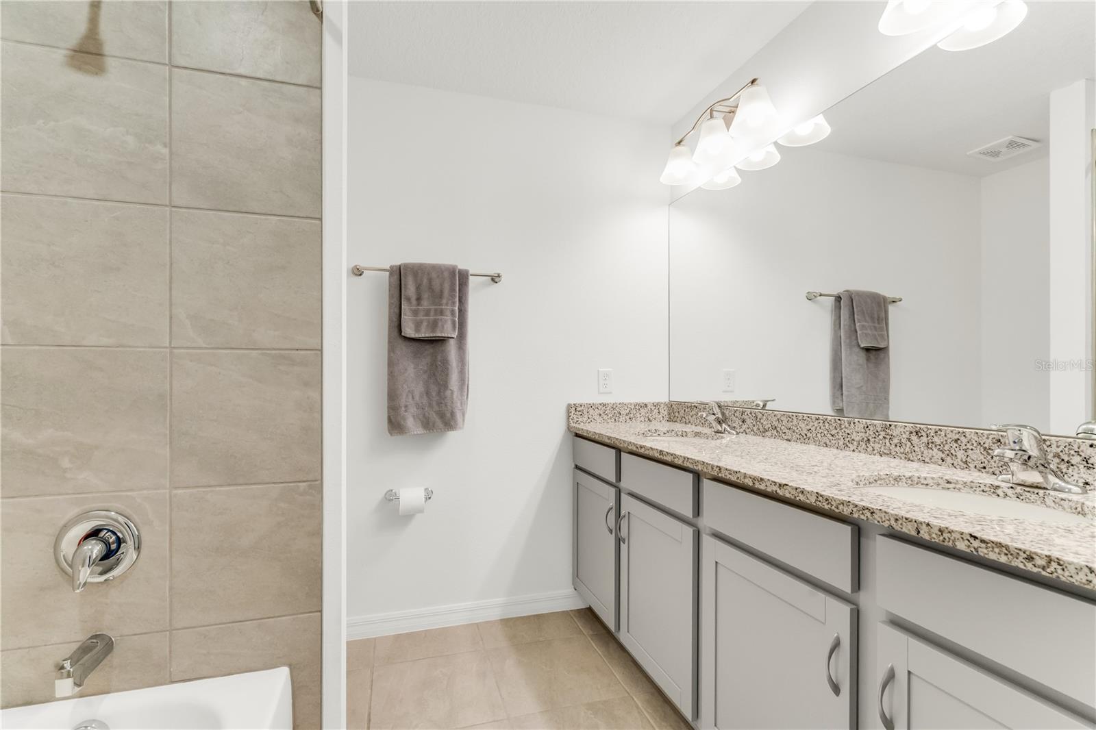 AVALON PARK TAVARES PH 1 - Residential