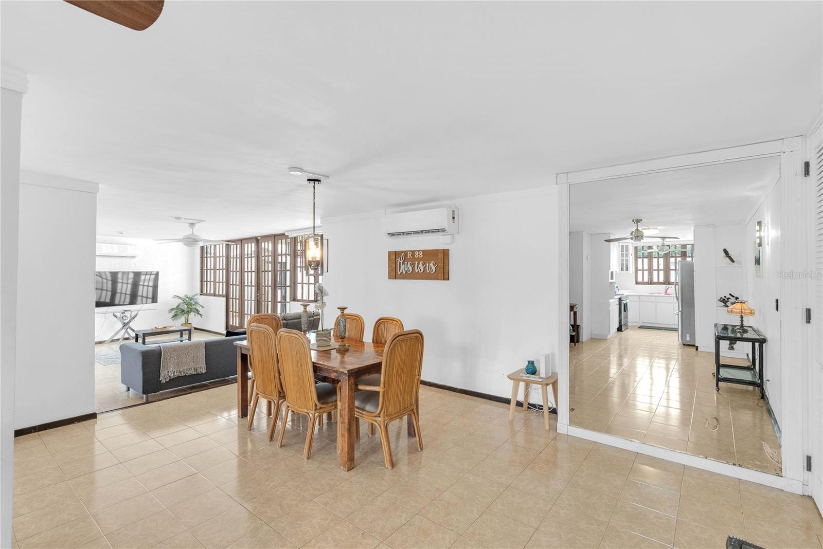 URB VILLA VENECIA - Residential