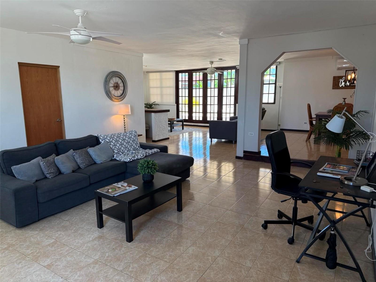URB VILLA VENECIA - Residential