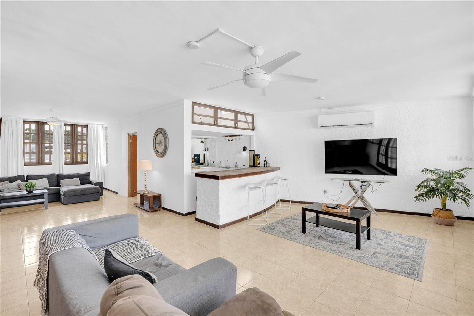 URB VILLA VENECIA - Residential