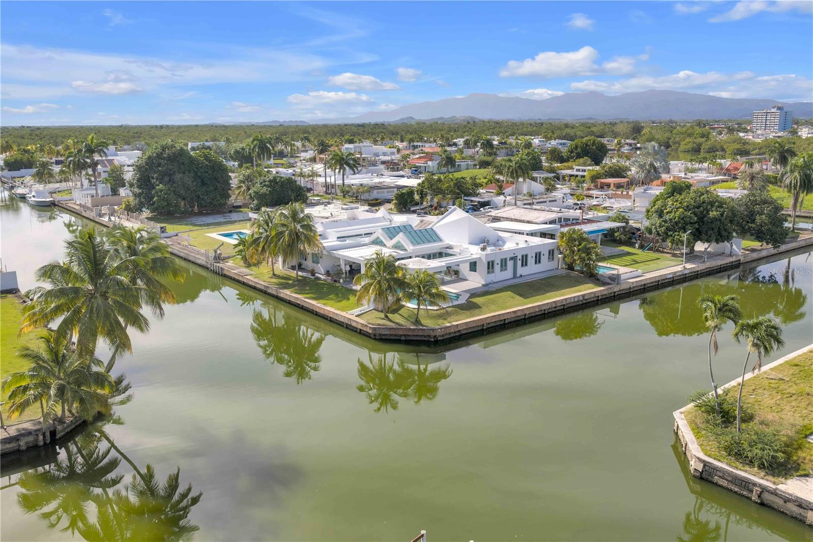 URB VILLA VENECIA - Residential