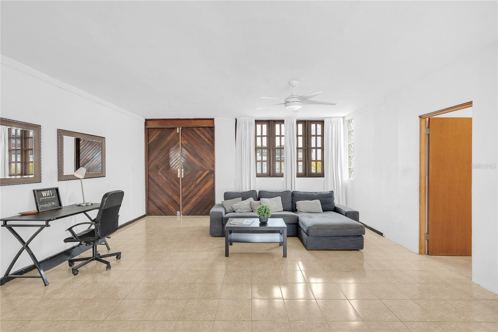URB VILLA VENECIA - Residential