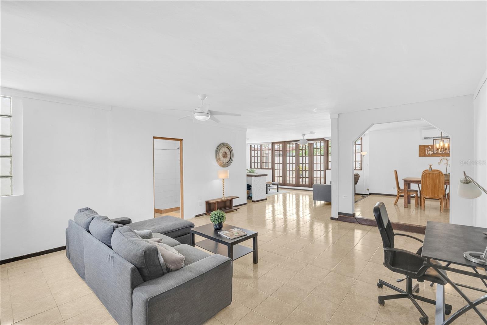 URB VILLA VENECIA - Residential
