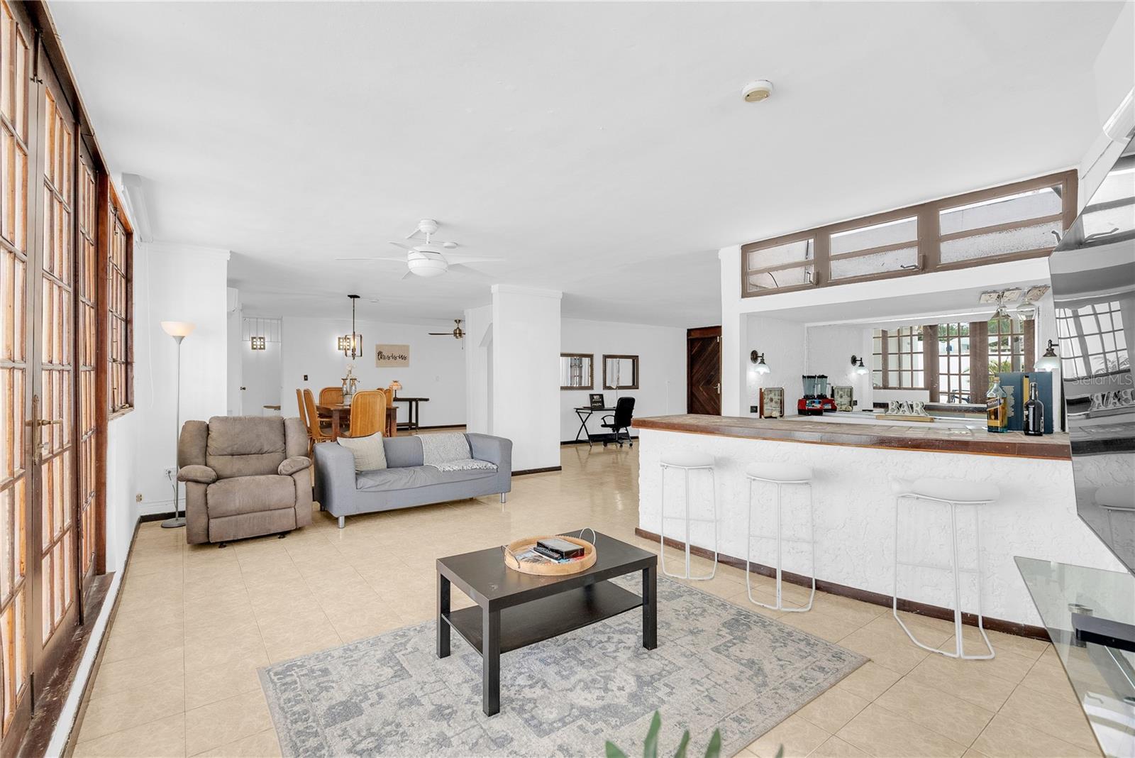 URB VILLA VENECIA - Residential