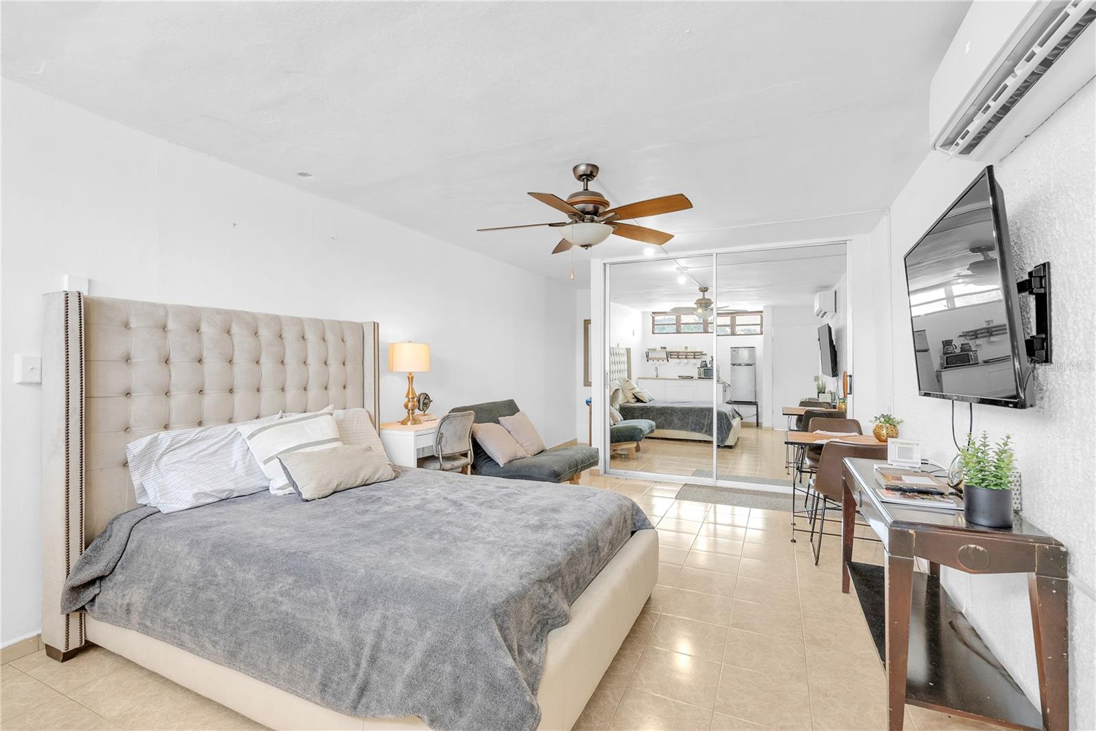 URB VILLA VENECIA - Residential