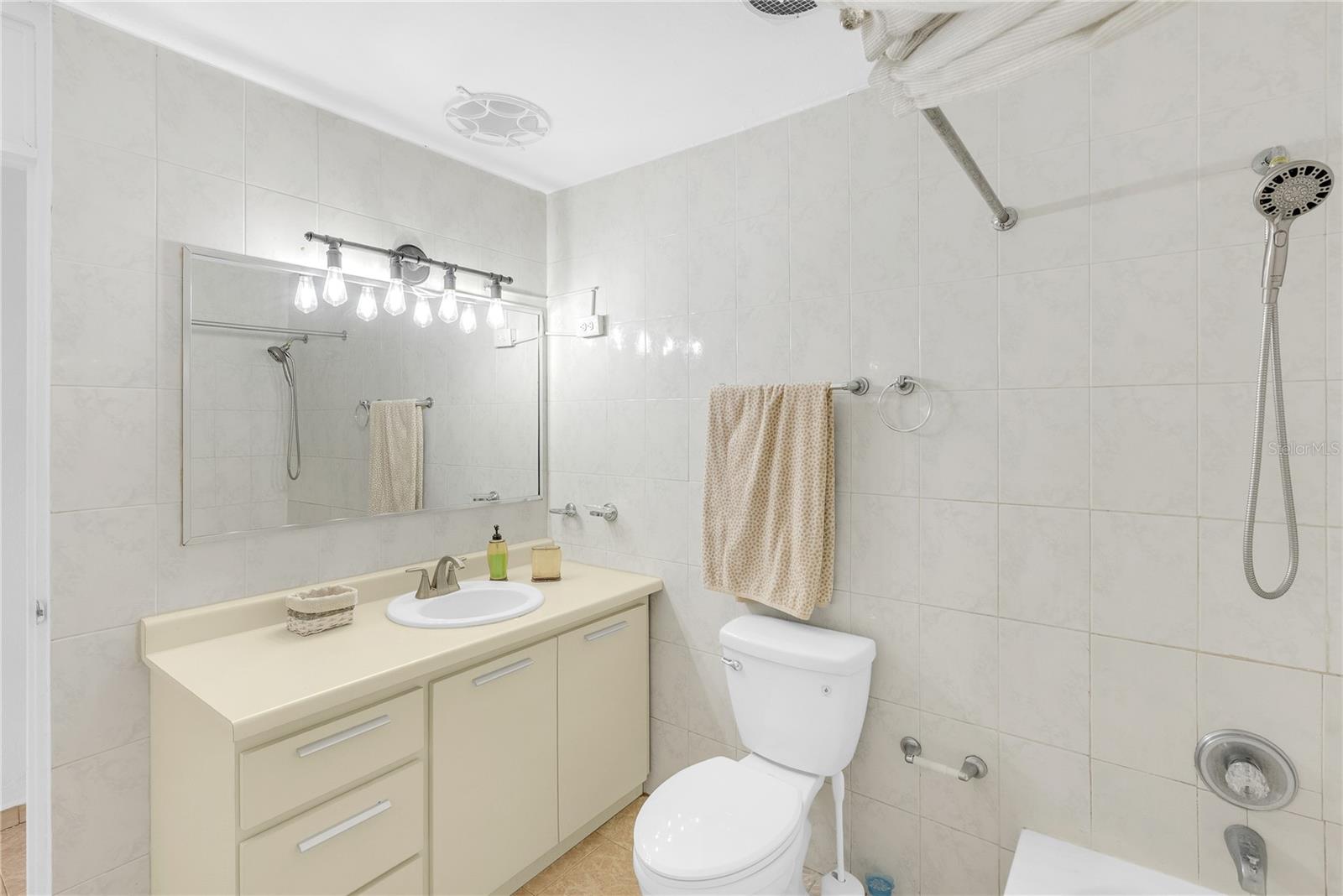 URB VILLA VENECIA - Residential