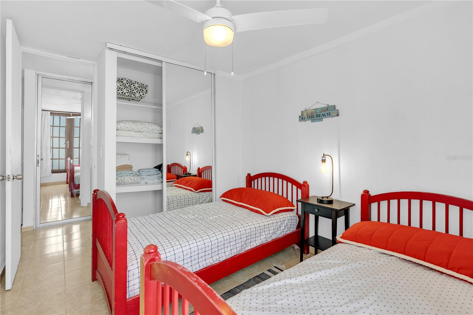 URB VILLA VENECIA - Residential