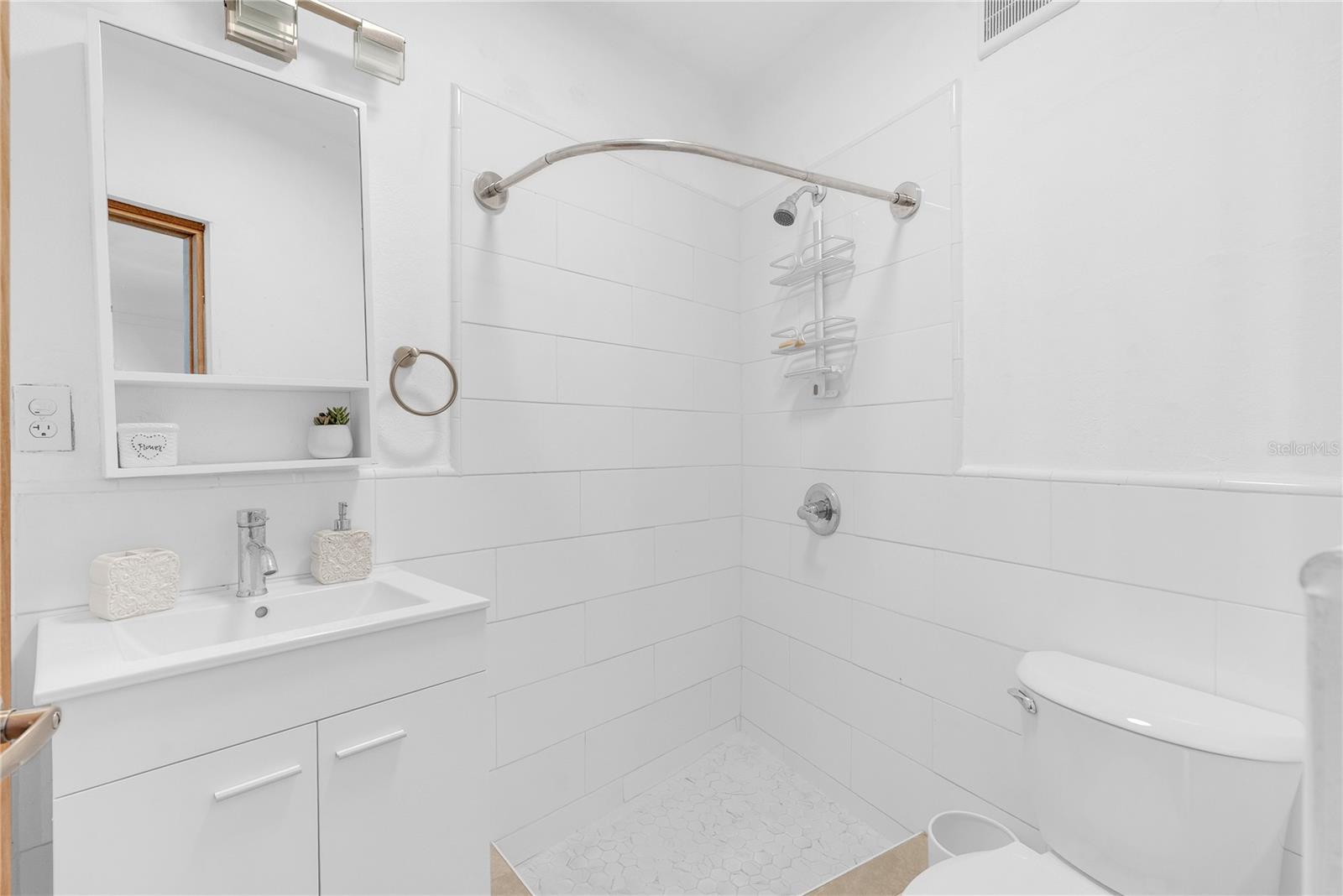 URB VILLA VENECIA - Residential