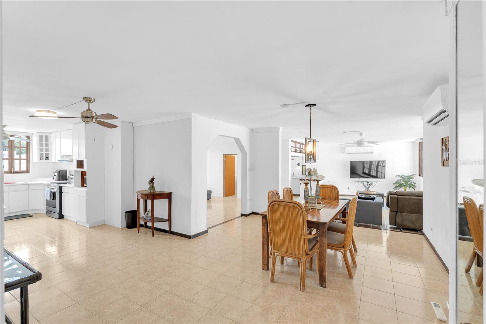 URB VILLA VENECIA - Residential