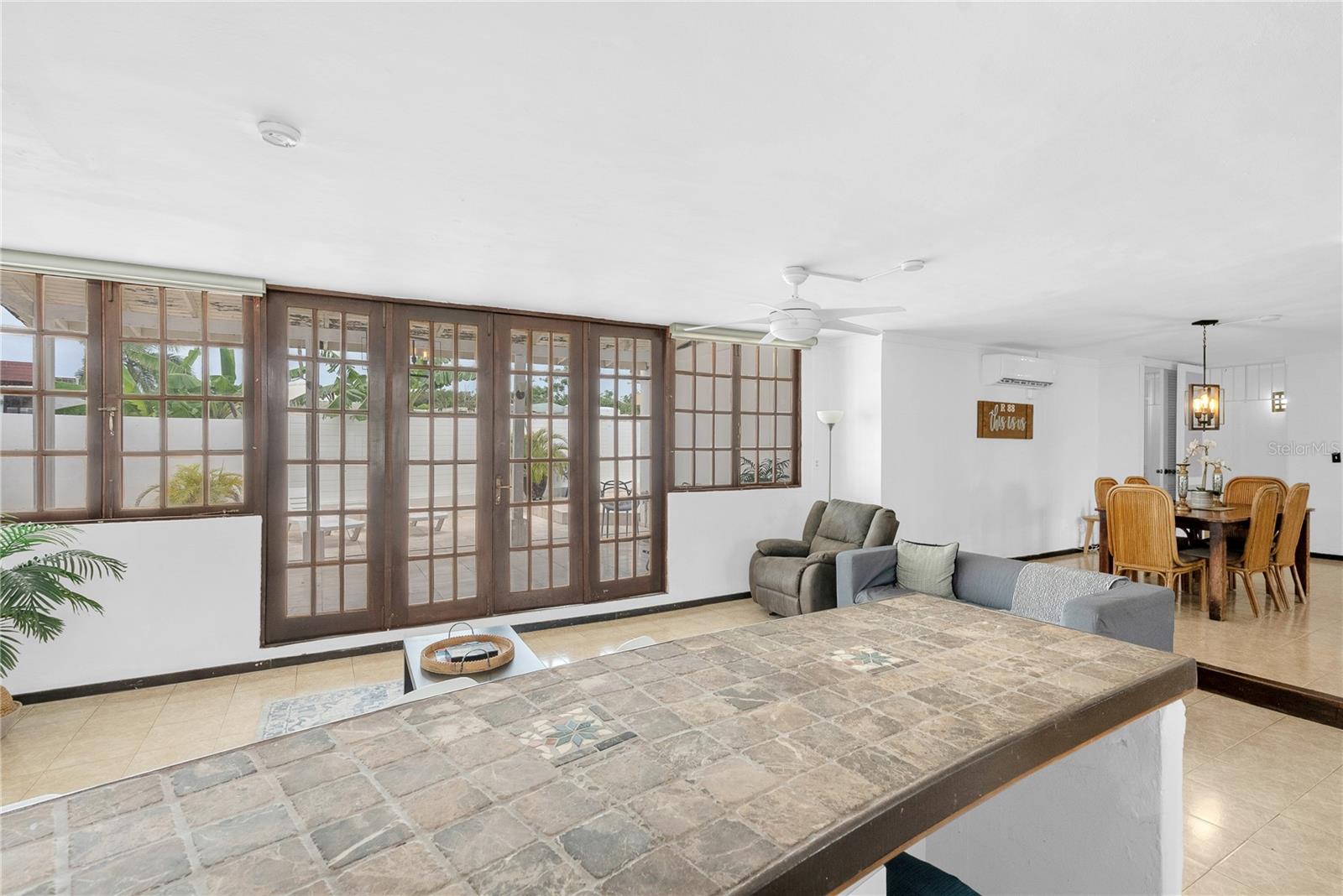 URB VILLA VENECIA - Residential