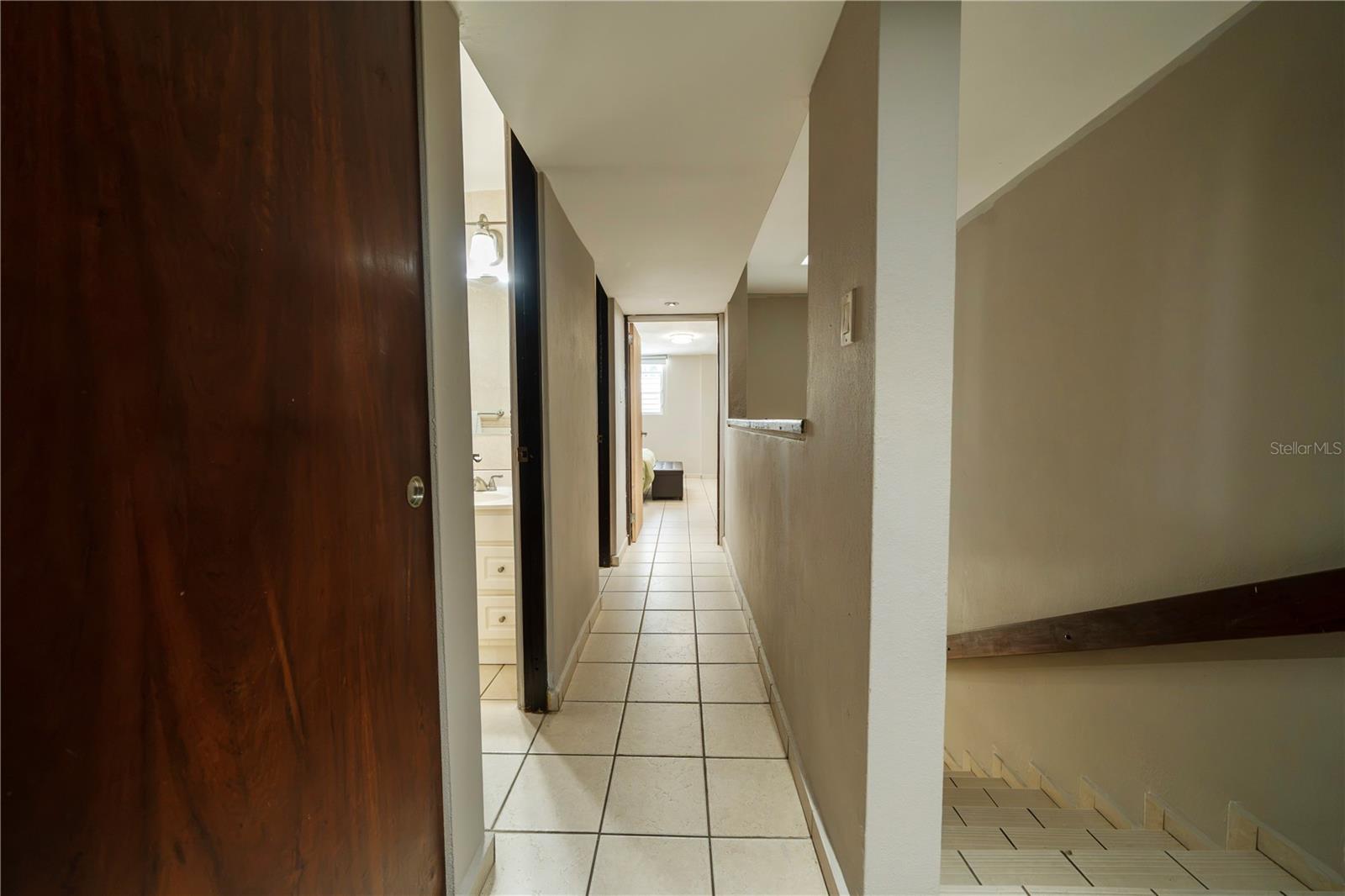URB. LOS FAROLES - Residential