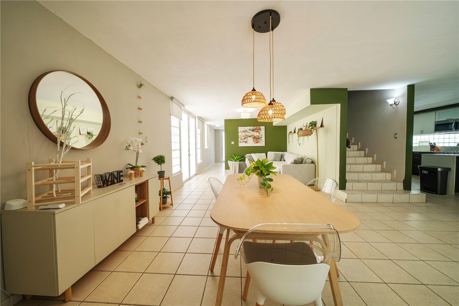 URB. LOS FAROLES - Residential