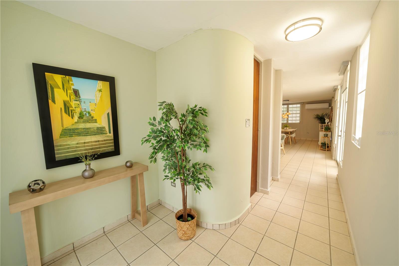 URB. LOS FAROLES - Residential