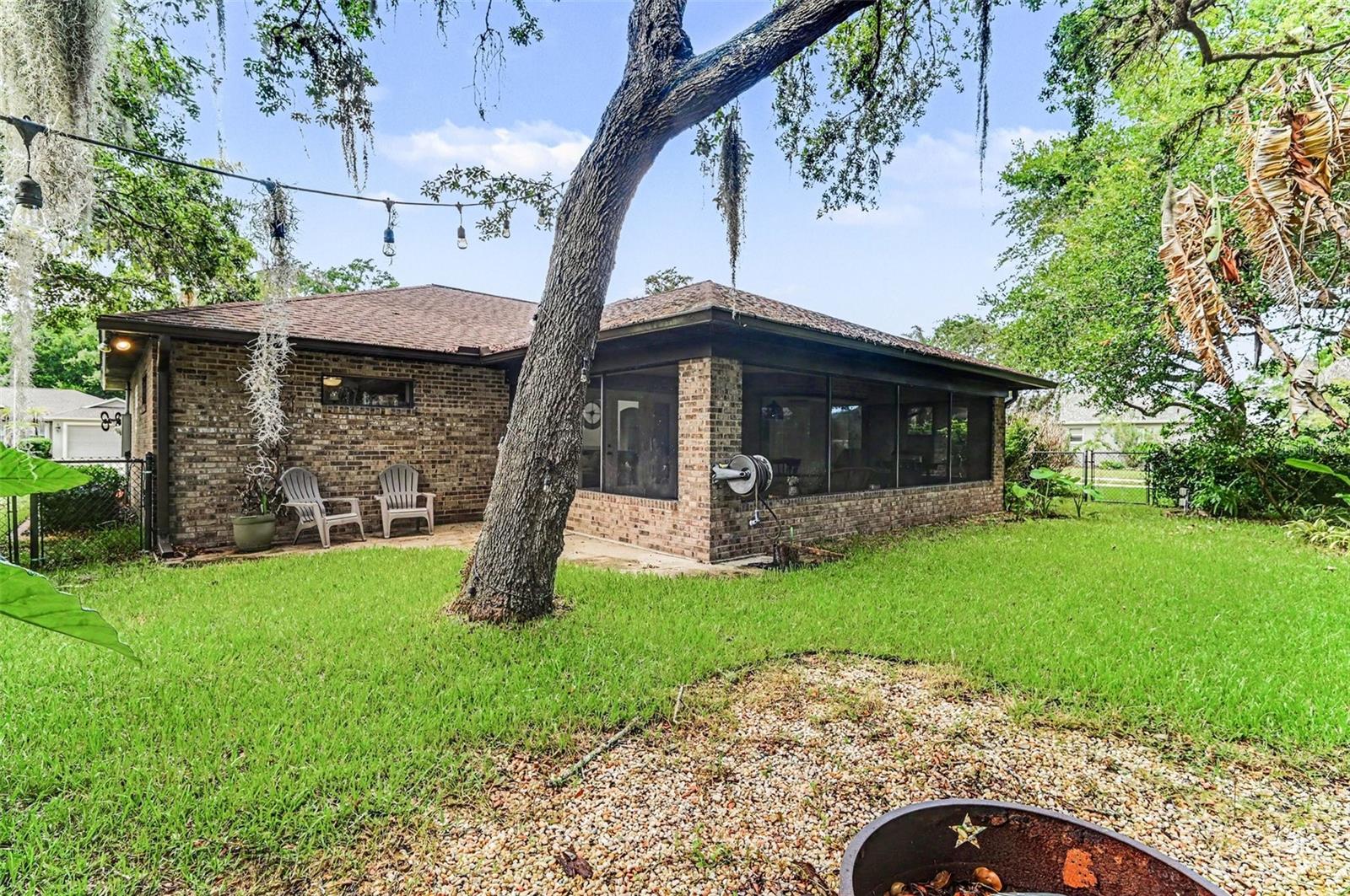 SUMMER TREES - Residential