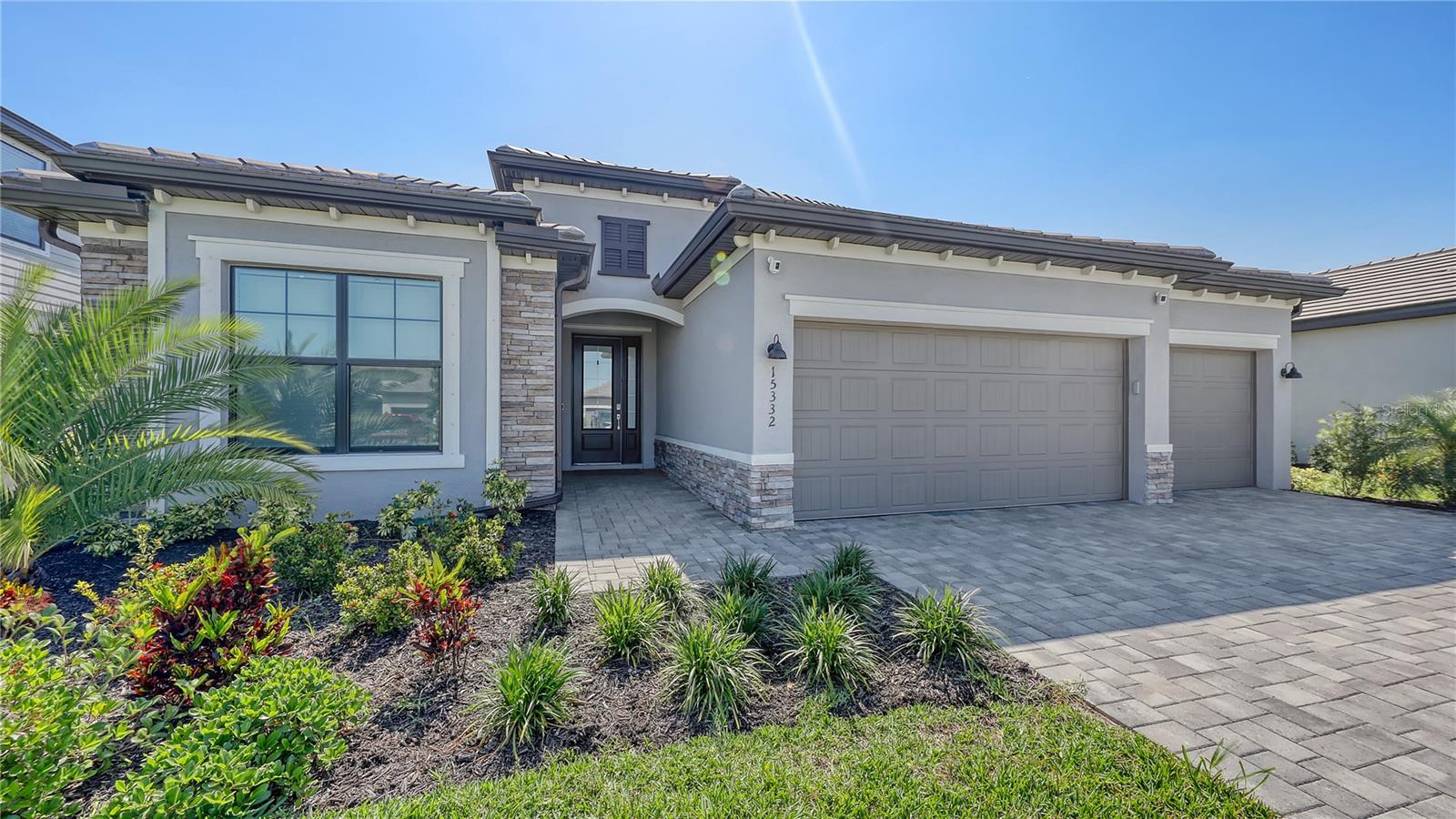 LORRAINE LAKES - Residential