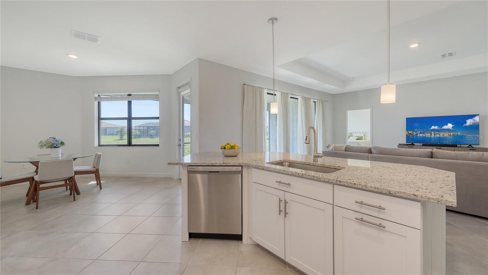 LORRAINE LAKES - Residential