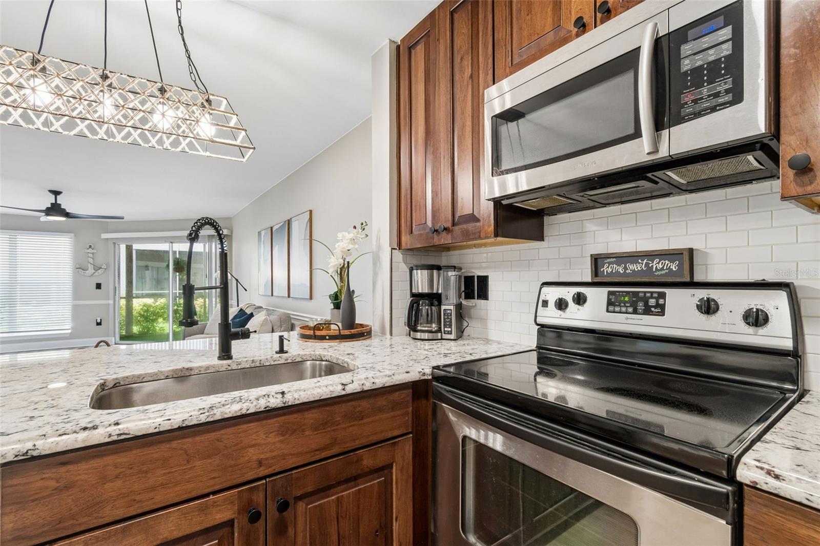86F THE LANDINGS OF TAMPA A CONDOMINIUM - Residential