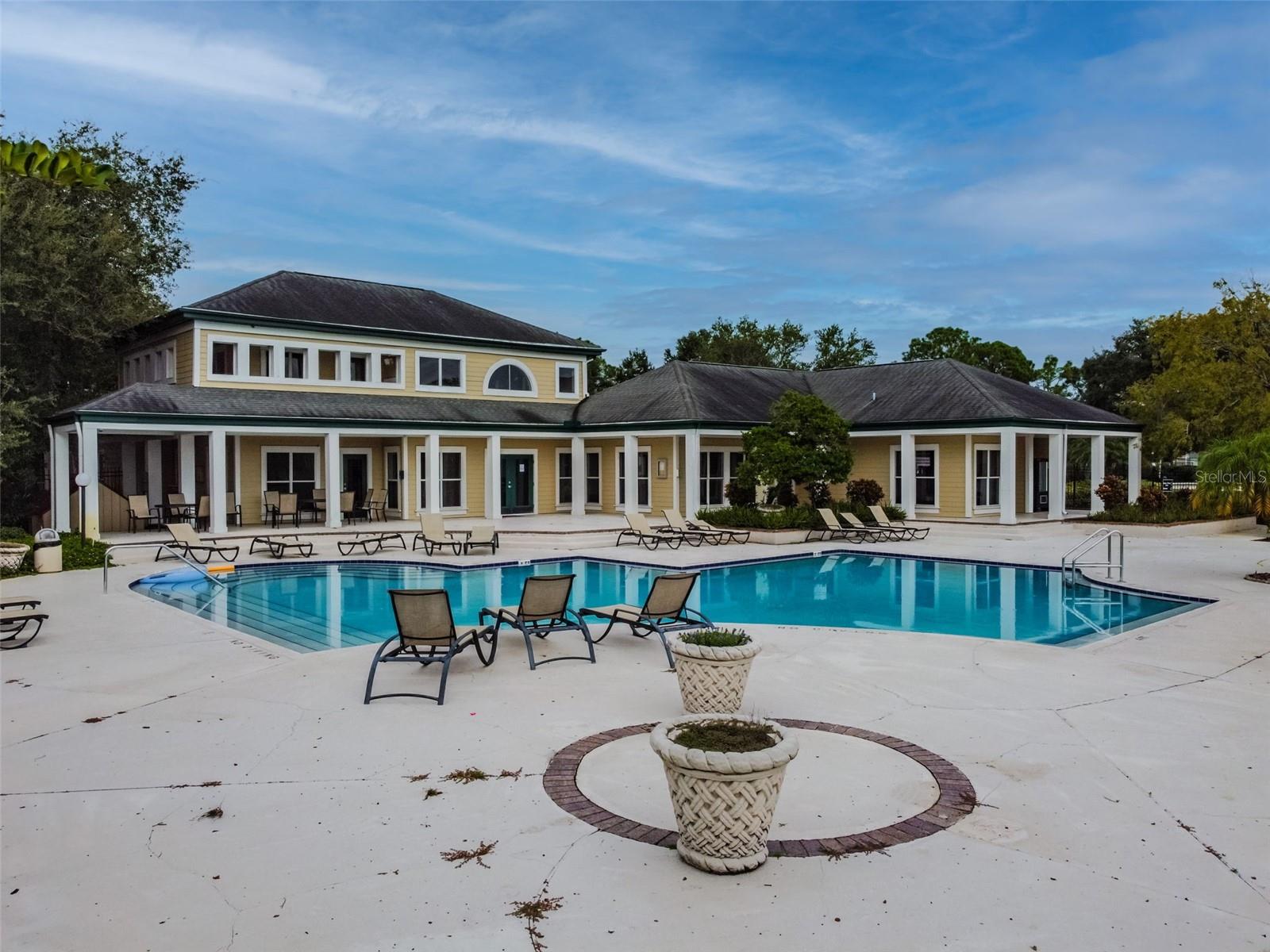 86F THE LANDINGS OF TAMPA A CONDOMINIUM - Residential