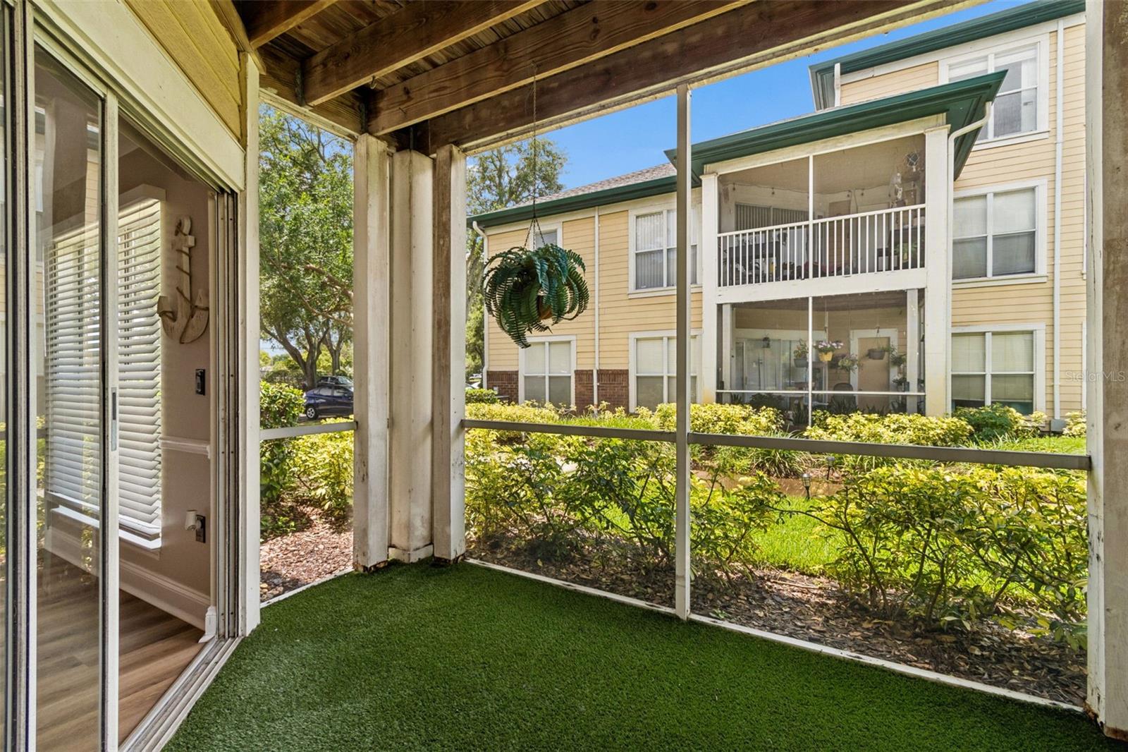 86F THE LANDINGS OF TAMPA A CONDOMINIUM - Residential