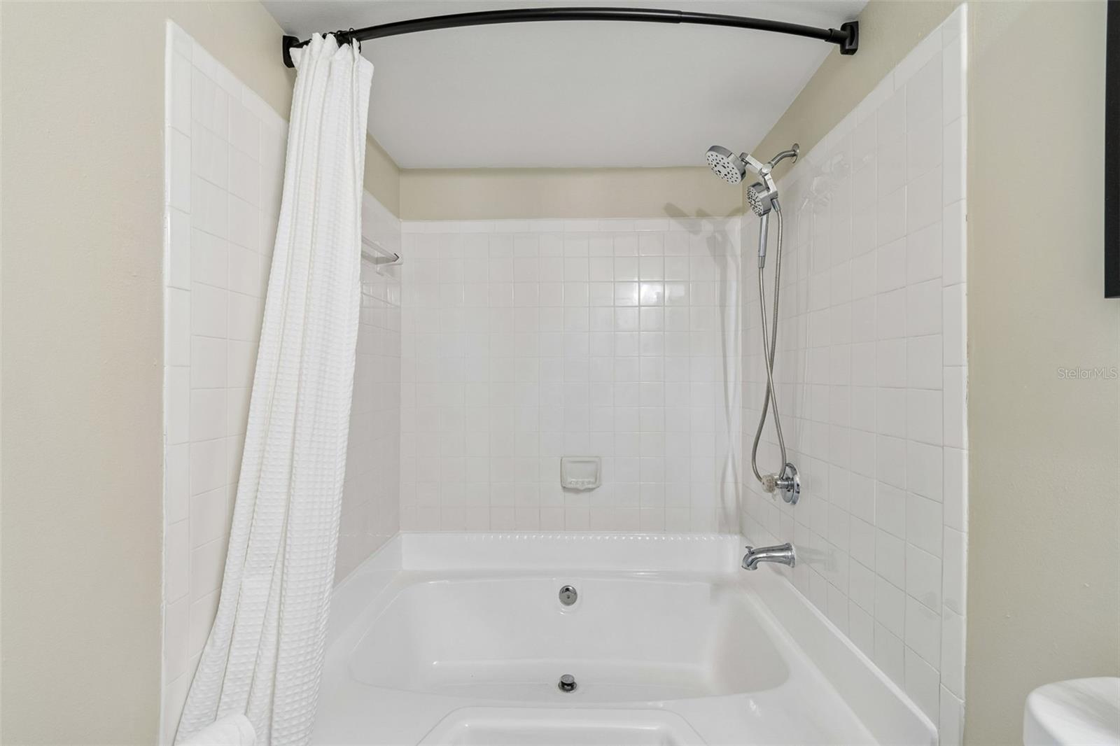 86F THE LANDINGS OF TAMPA A CONDOMINIUM - Residential