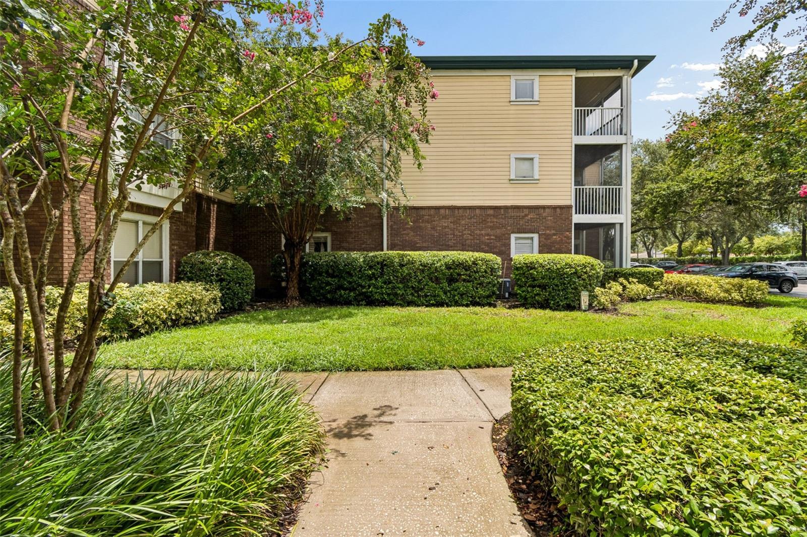 86F THE LANDINGS OF TAMPA A CONDOMINIUM - Residential