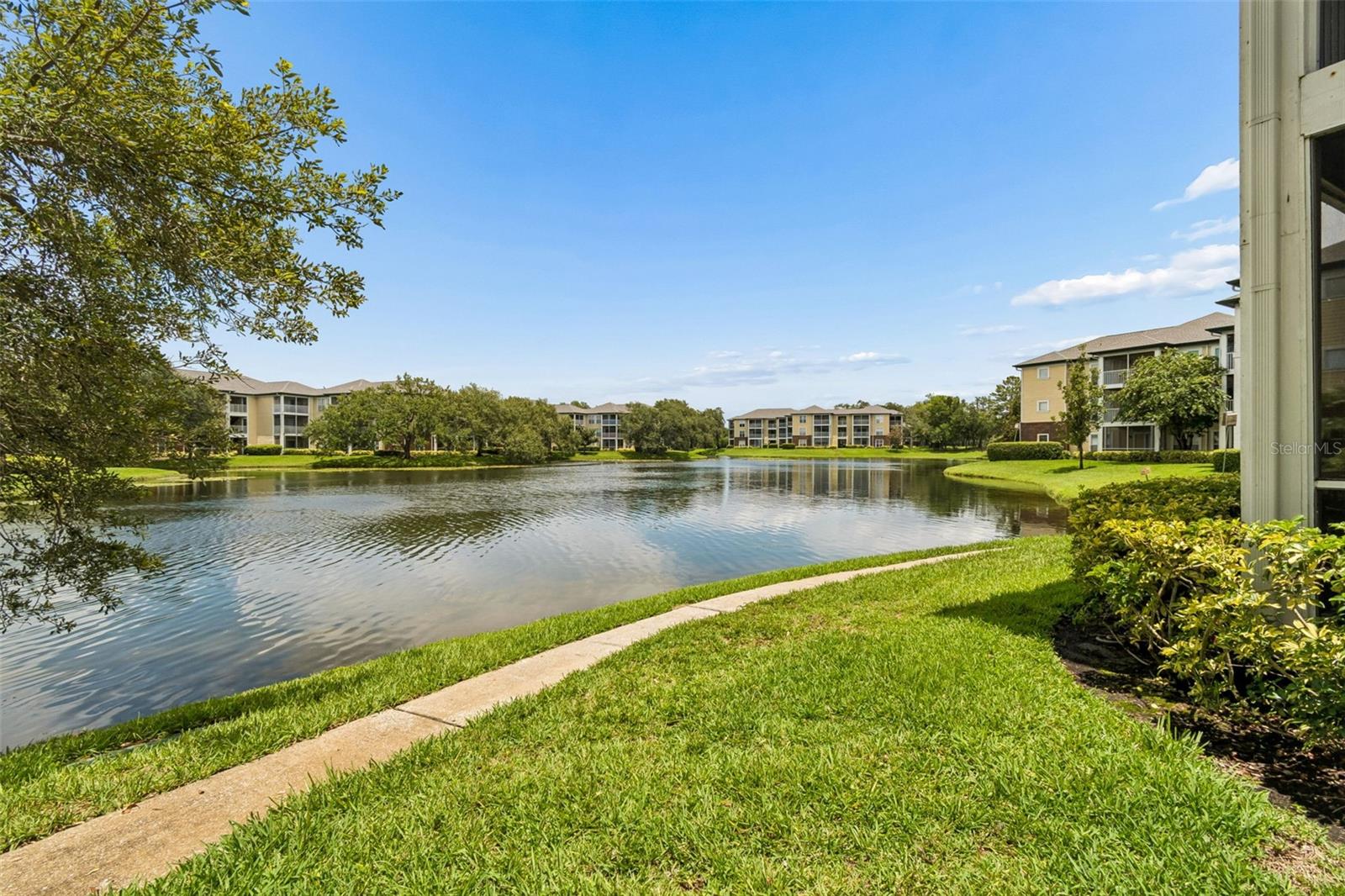 86F THE LANDINGS OF TAMPA A CONDOMINIUM - Residential