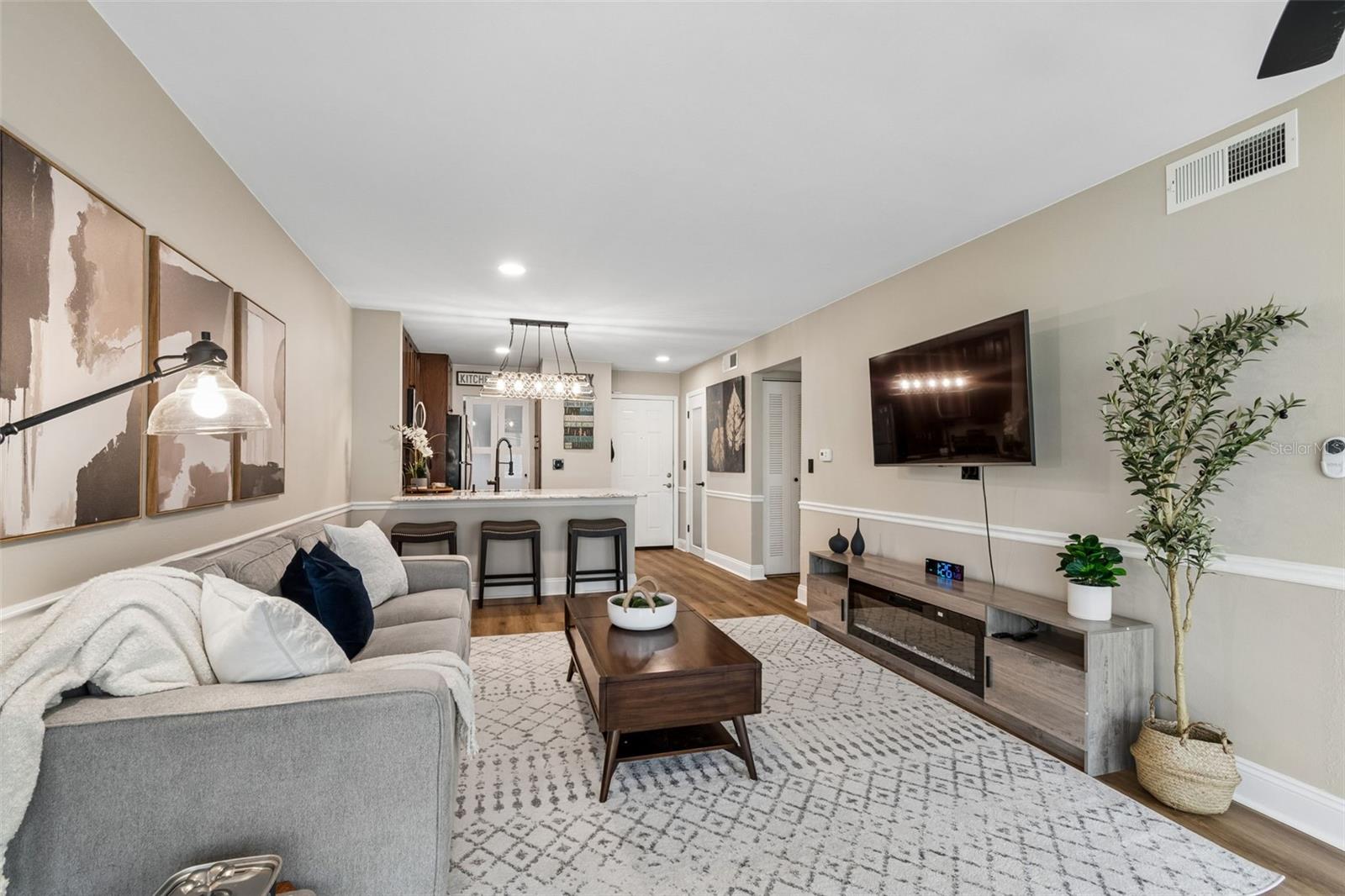 86F THE LANDINGS OF TAMPA A CONDOMINIUM - Residential