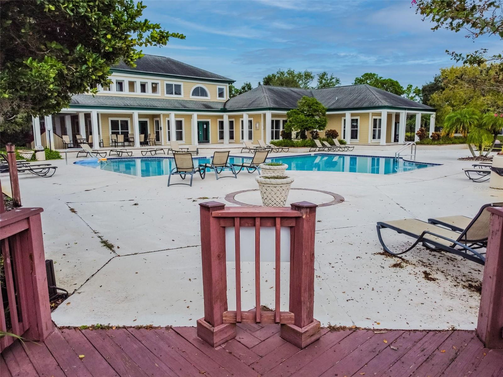 86F THE LANDINGS OF TAMPA A CONDOMINIUM - Residential