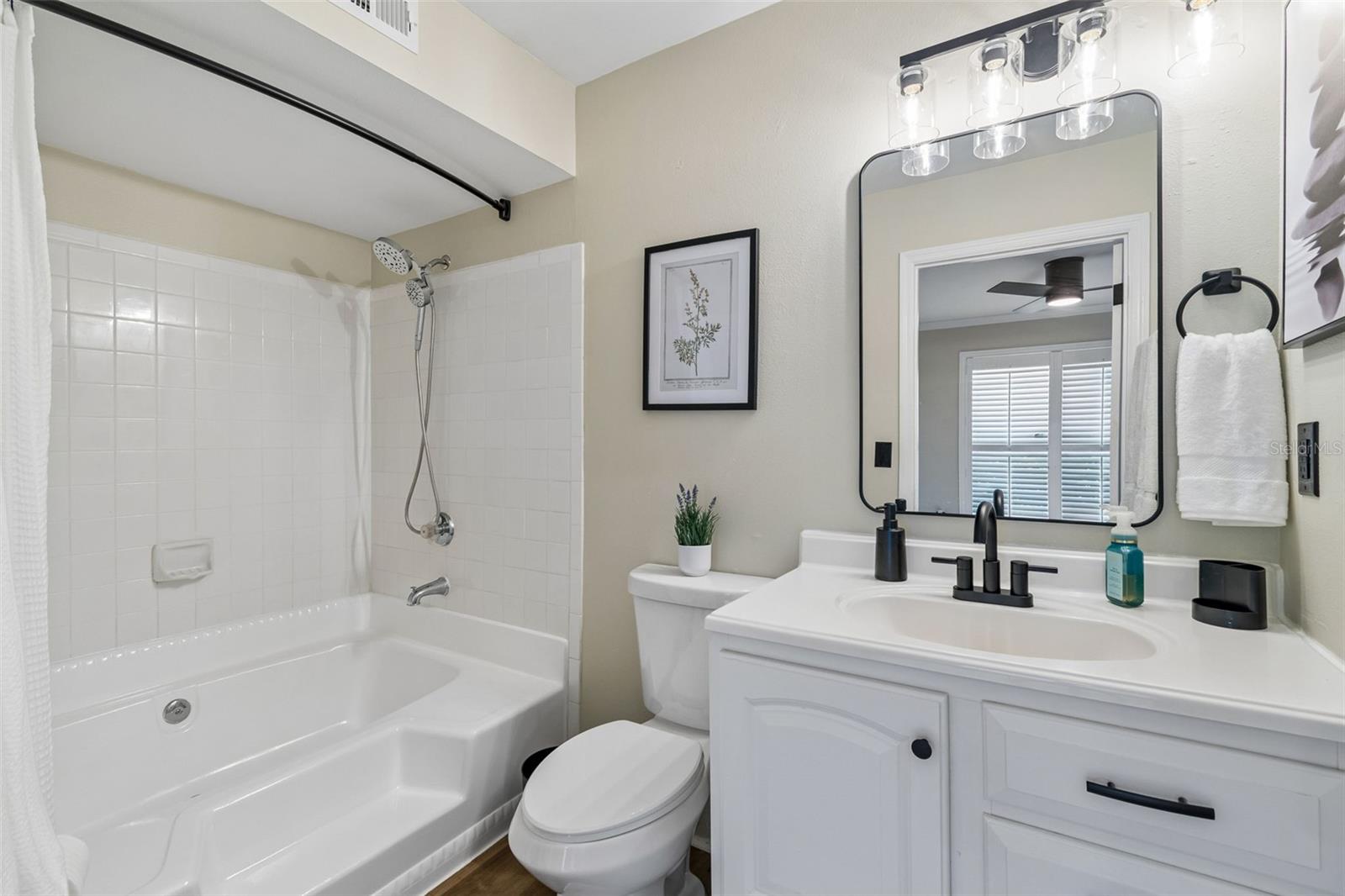 86F THE LANDINGS OF TAMPA A CONDOMINIUM - Residential