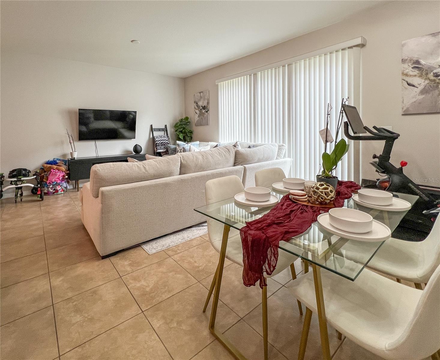 WHISPERING OAKS TWNHMS - Residential