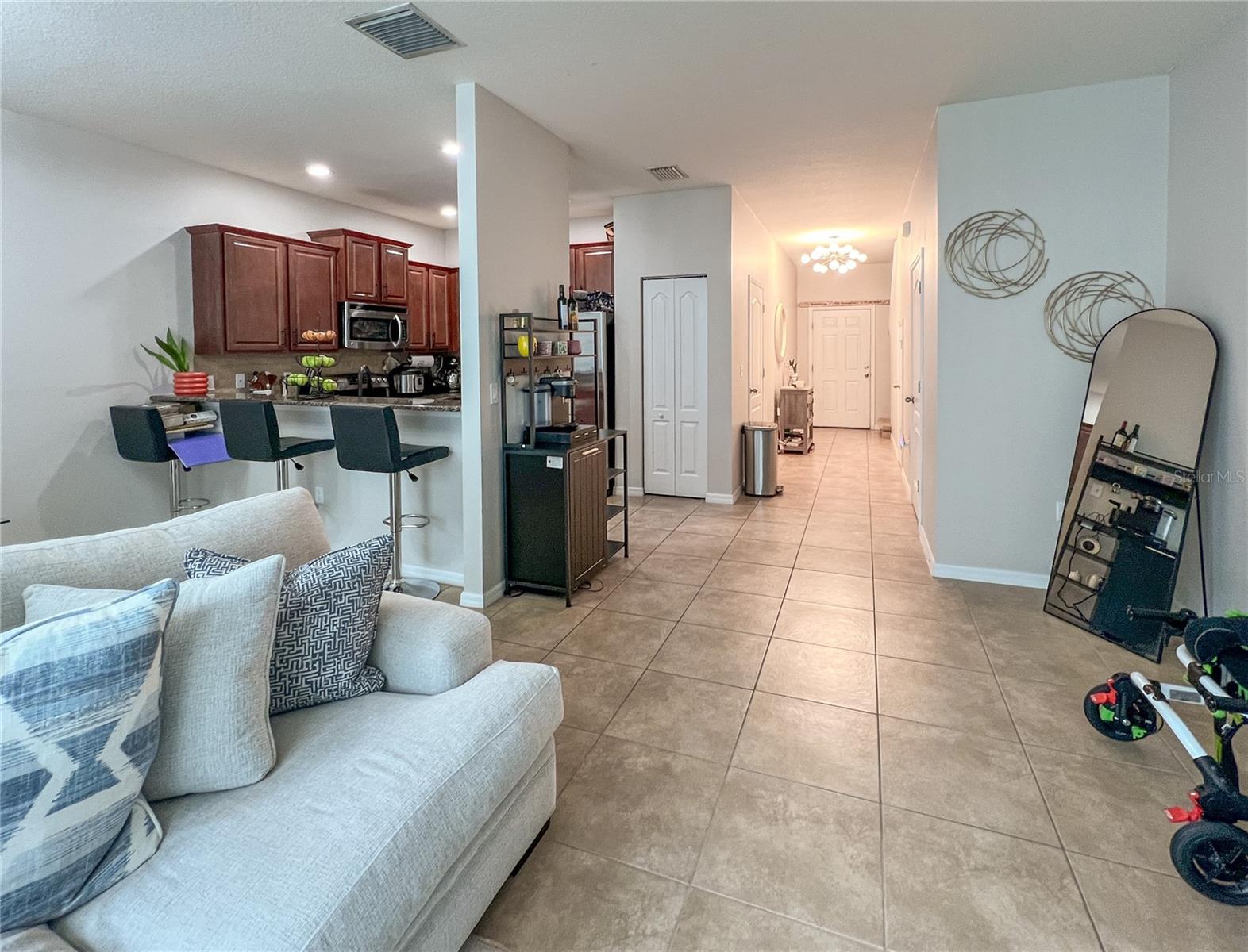 WHISPERING OAKS TWNHMS - Residential